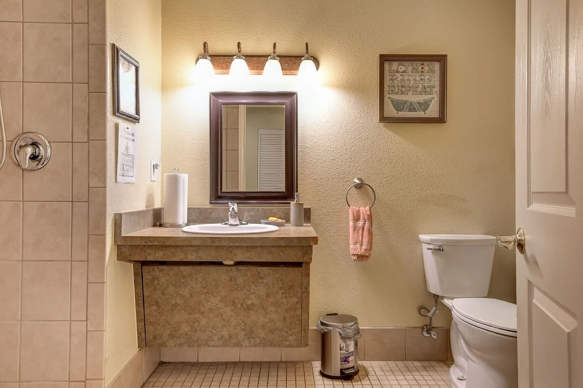 Monarch Group Home - Photo 3