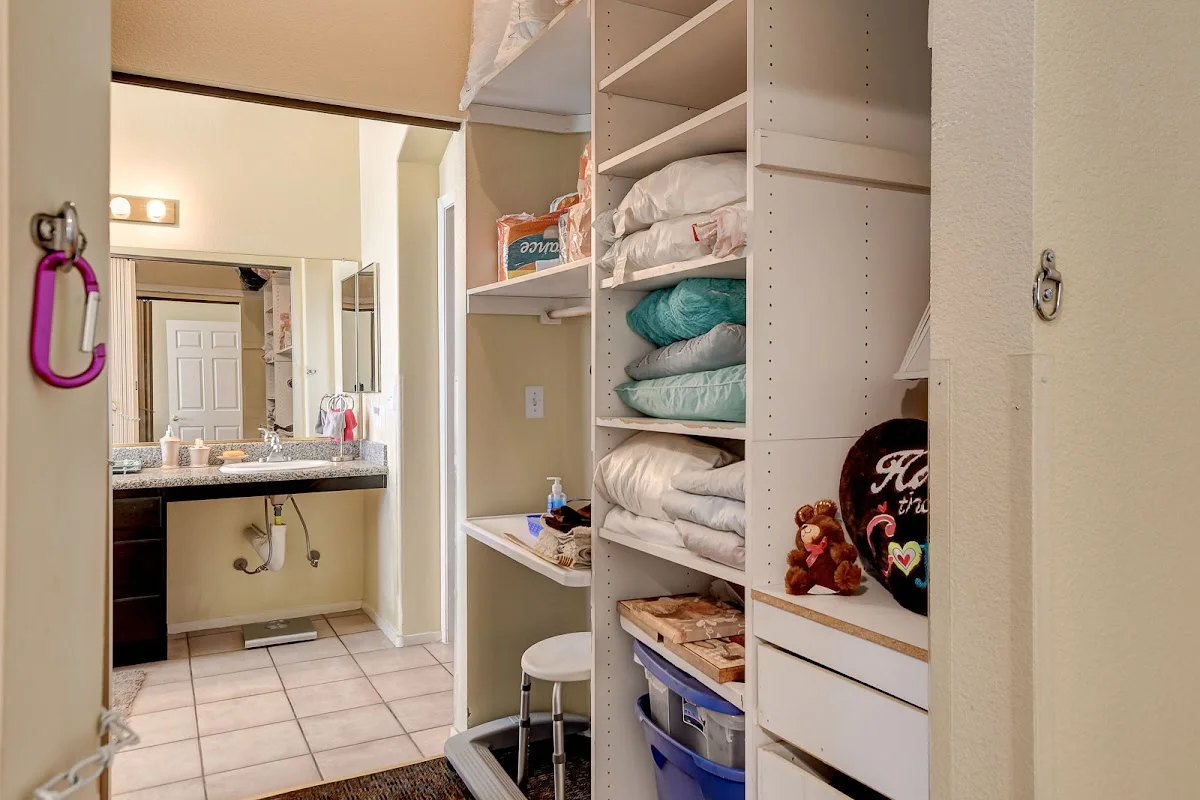 Monarch Group Home - Photo 4