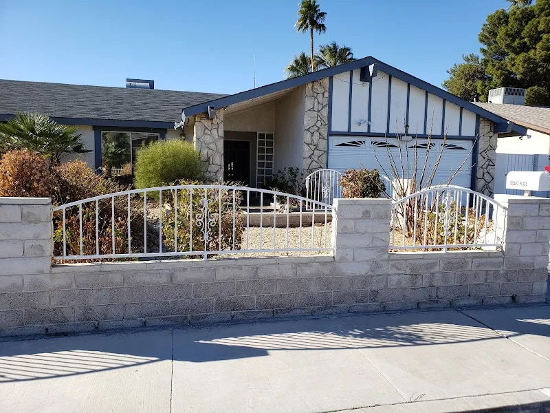 Addicts Helping Addicts - Photo 2