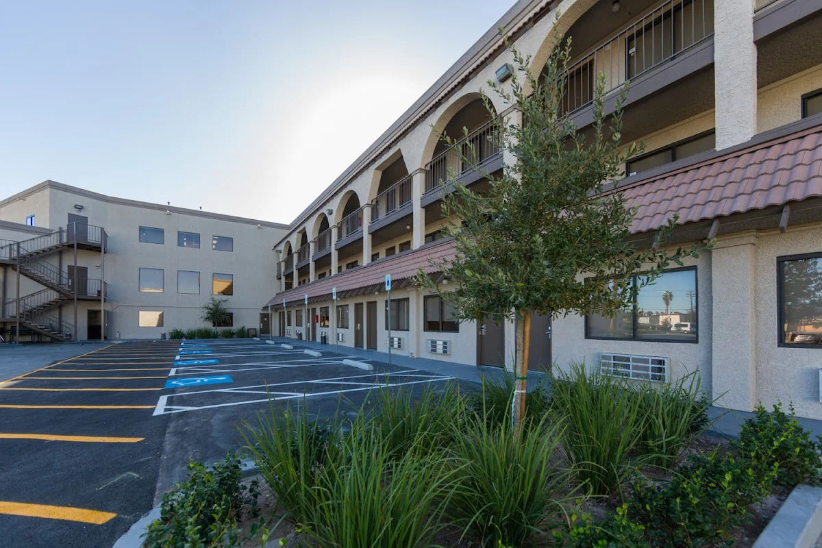 Resolutions Las Vegas Sober Living - Photo 4