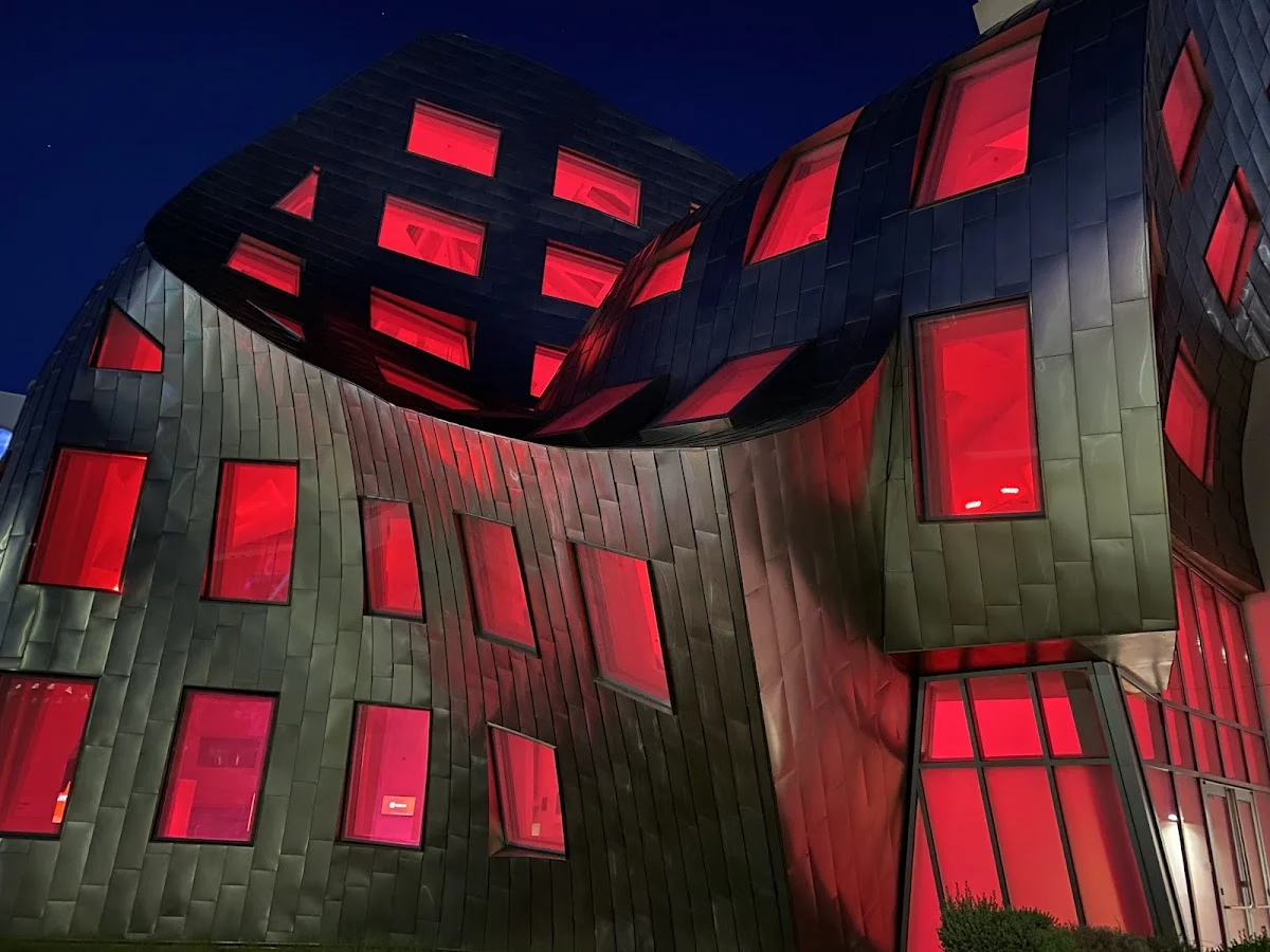 Cleveland Clinic Lou Ruvo Center for Brain Health - Las Vegas - Photo 3