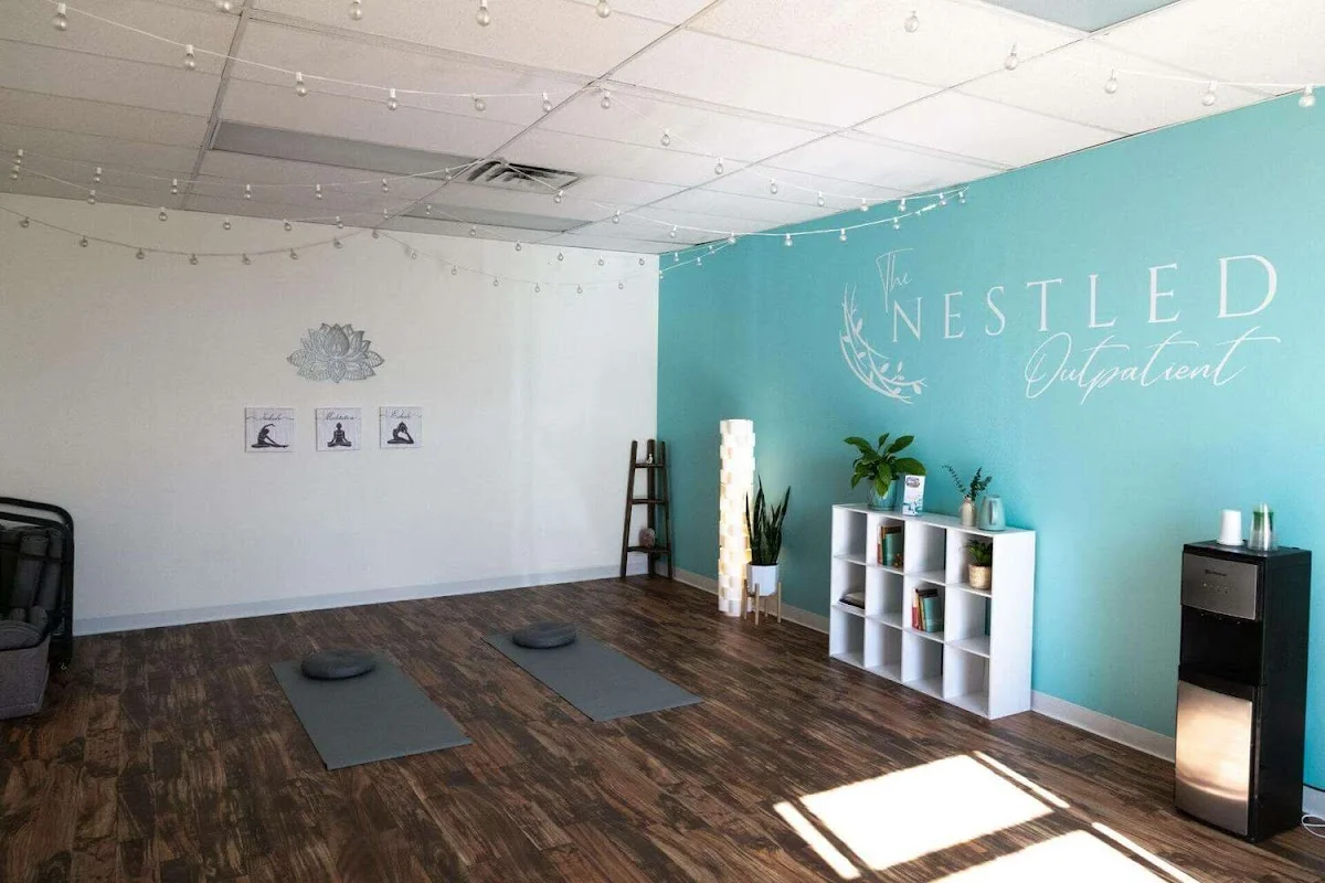 The Nestled Outpatient - Photo 5