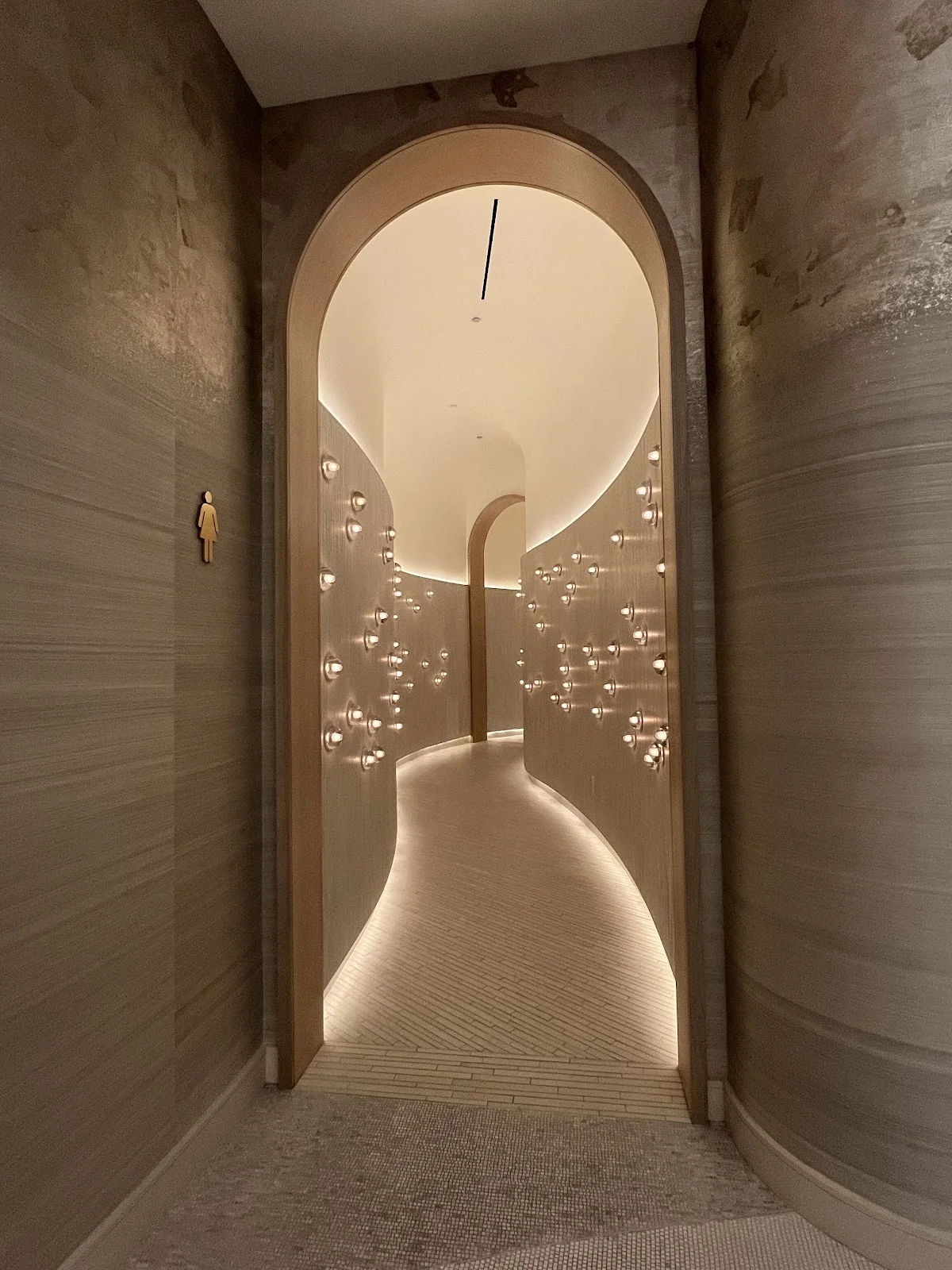 AWANA SPA AND WELLNESS - Photo 4